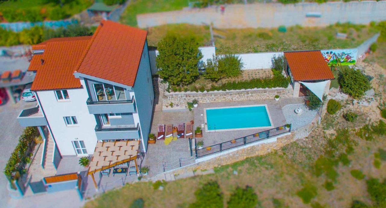 Hill Apartment With Private Pool Kučine Kültér fotó