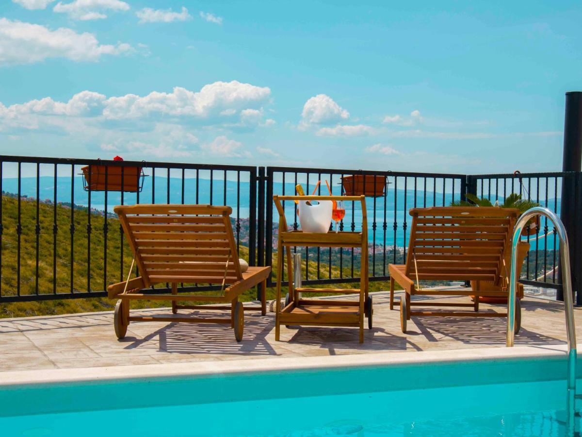 Hill Apartment With Private Pool Kučine Kültér fotó