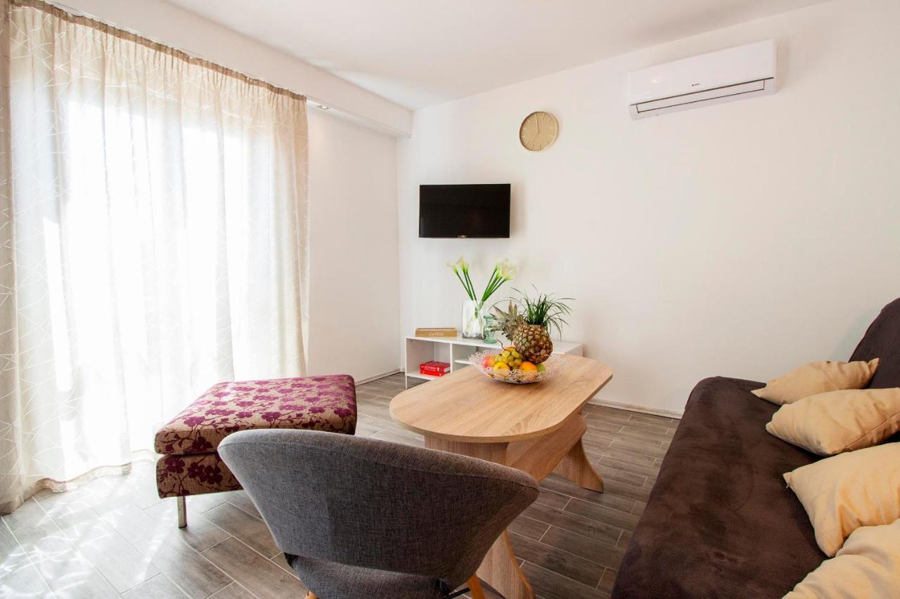 Hill Apartment With Private Pool Kučine Kültér fotó