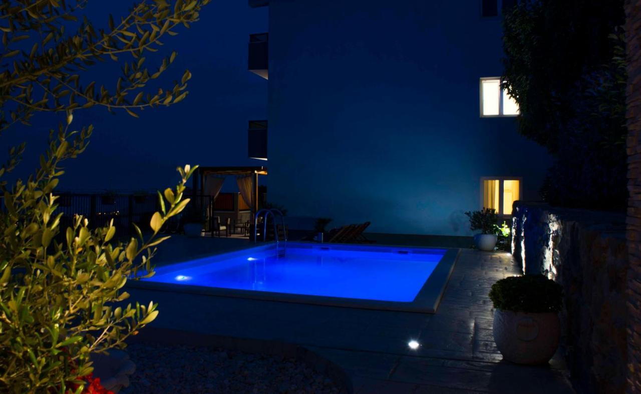 Hill Apartment With Private Pool Kučine Kültér fotó