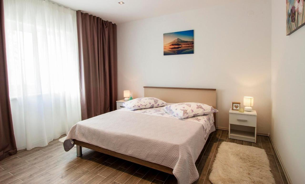 Hill Apartment With Private Pool Kučine Kültér fotó
