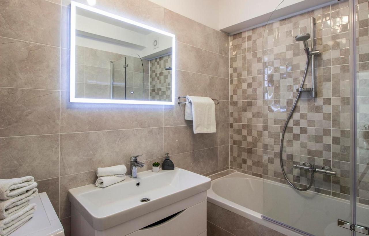 Hill Apartment With Private Pool Kučine Kültér fotó